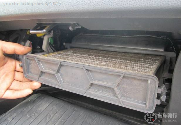 汽车空调滤芯多久清洗一次换一次，需要多少钱？