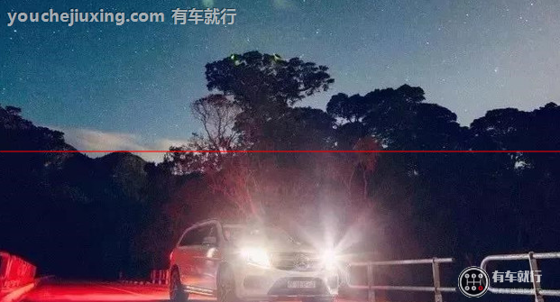 反手打方向盘很危险