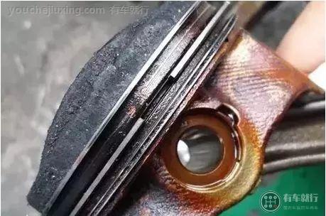 汽车新旧机油混用后加速磨损