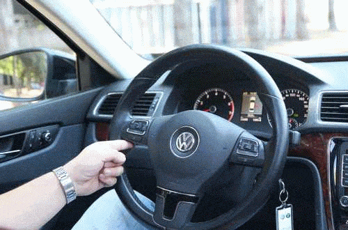 原地打方向盘伤车吗