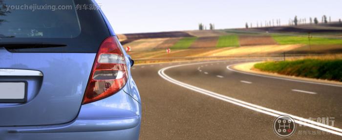 汽车滑行距离与哪些因素有关