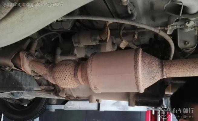 80%的原因是汽车三元催化器的问题