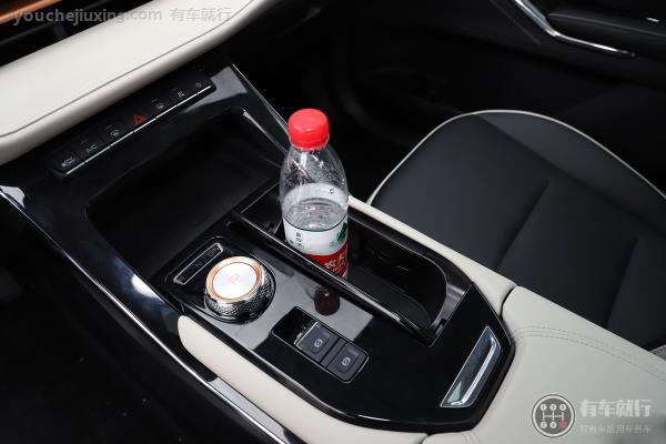 汽车水杯槽里为什么不能放零钱