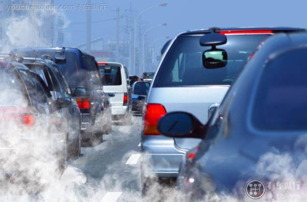 汽车排气管冒烟是什么问题
