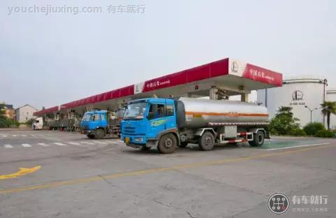 加油站卸油要多久