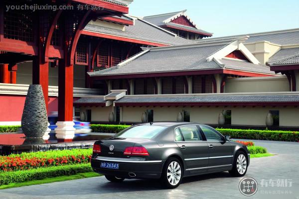 大众带字母200万的车