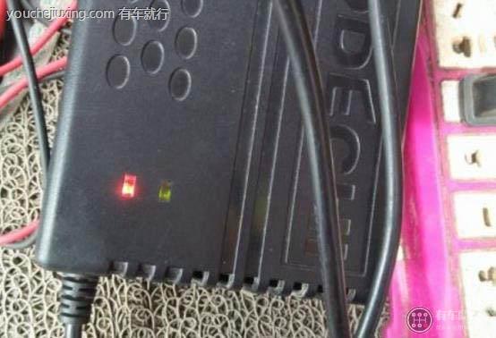 电动车一红一绿是在充电吗