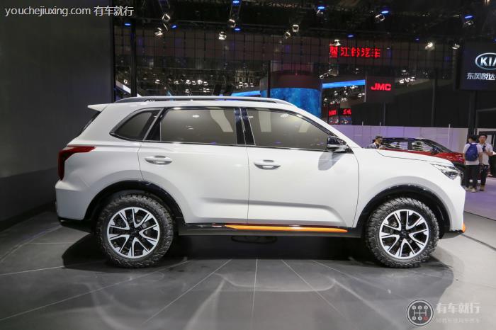 起亚智跑对比柯米克