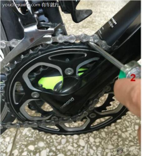 自行车链子掉了怎么修
