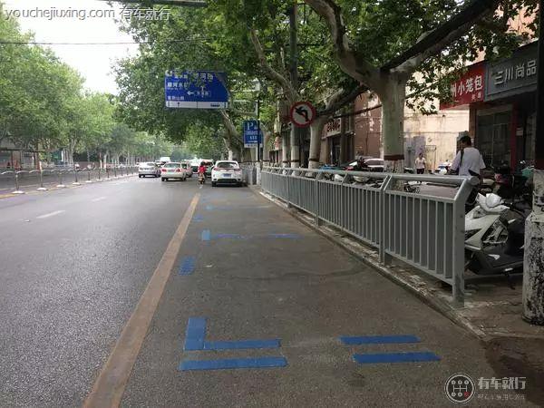 路边停车位标线