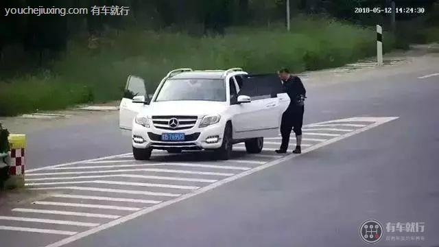 车辆在路上行驶需要注意什么？车辆压导流线如何处罚？