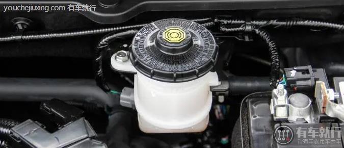 汽车转向液压油多久更换一次？